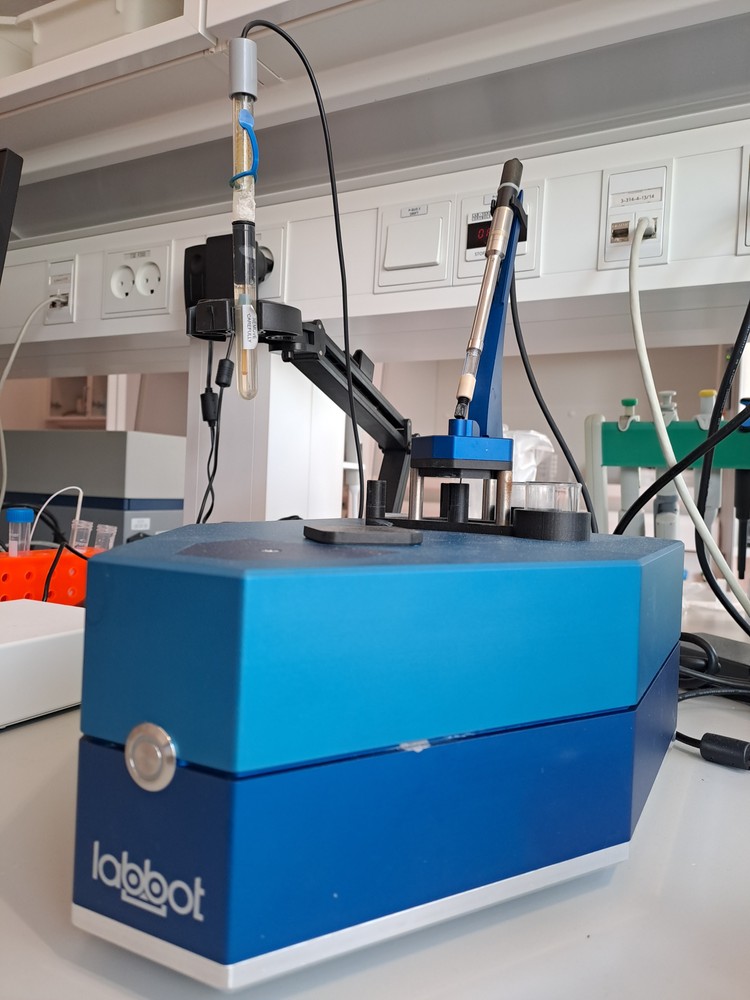 Labbot automated titration platform