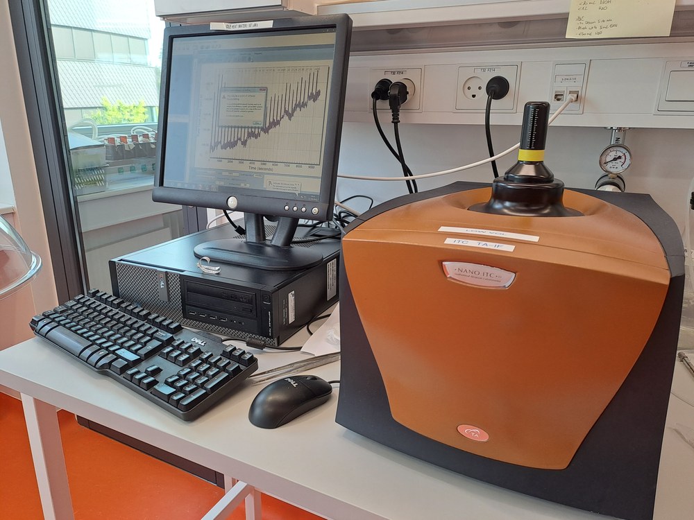 TA Instruments Nano ITC isothermal titration calorimeter